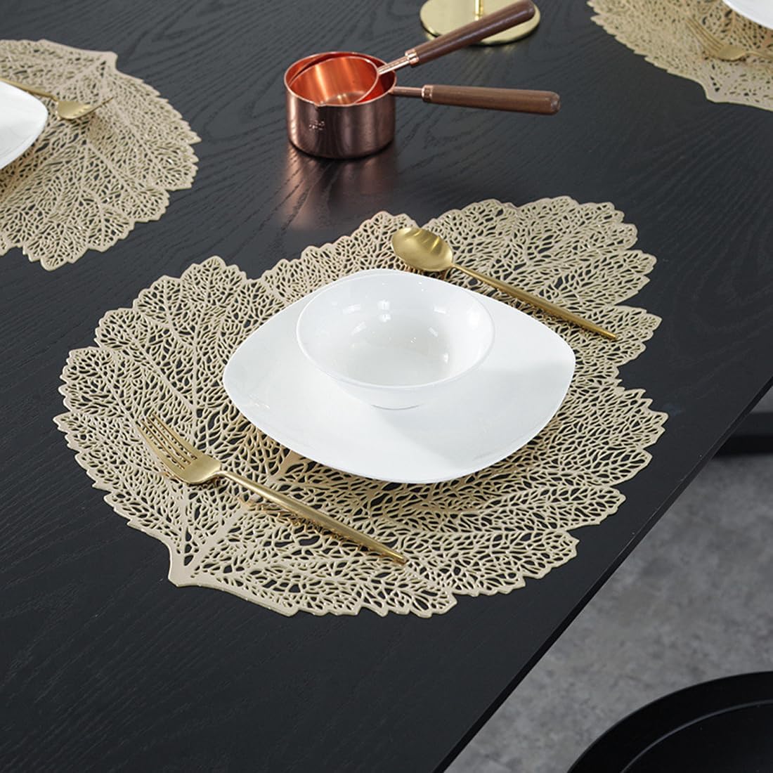 Leaves Placemats Set of 6, 15 Inch Metallic Vinyl Christmas Festival Lunch Mats Leaf Holiday Party Restaurant Home Table Decoration, Gold