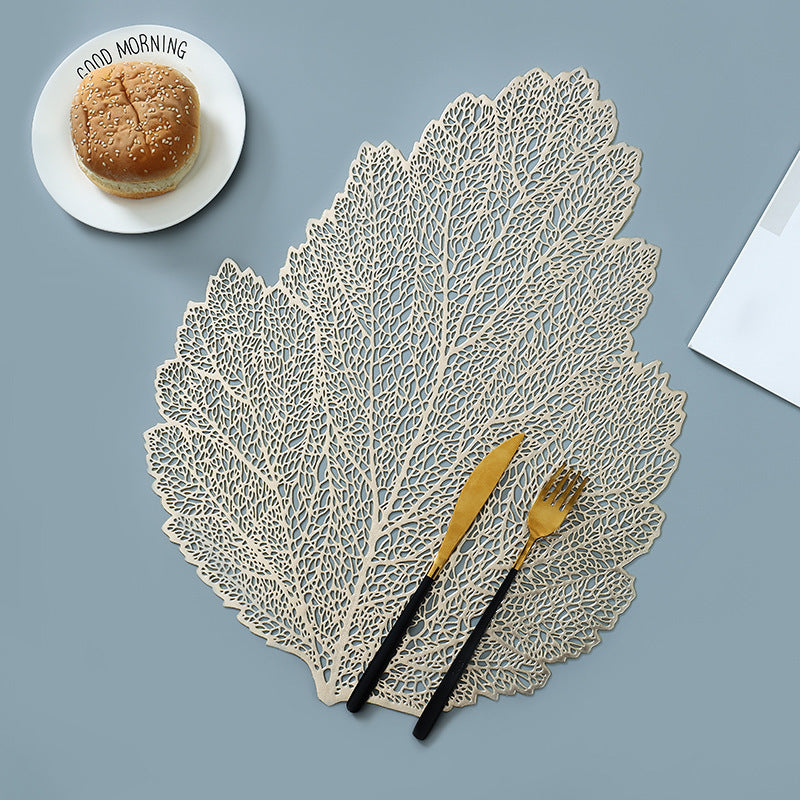 Leaves Placemats Set of 6, 15 Inch Metallic Vinyl Christmas Festival Lunch Mats Leaf Holiday Party Restaurant Home Table Decoration, Gold