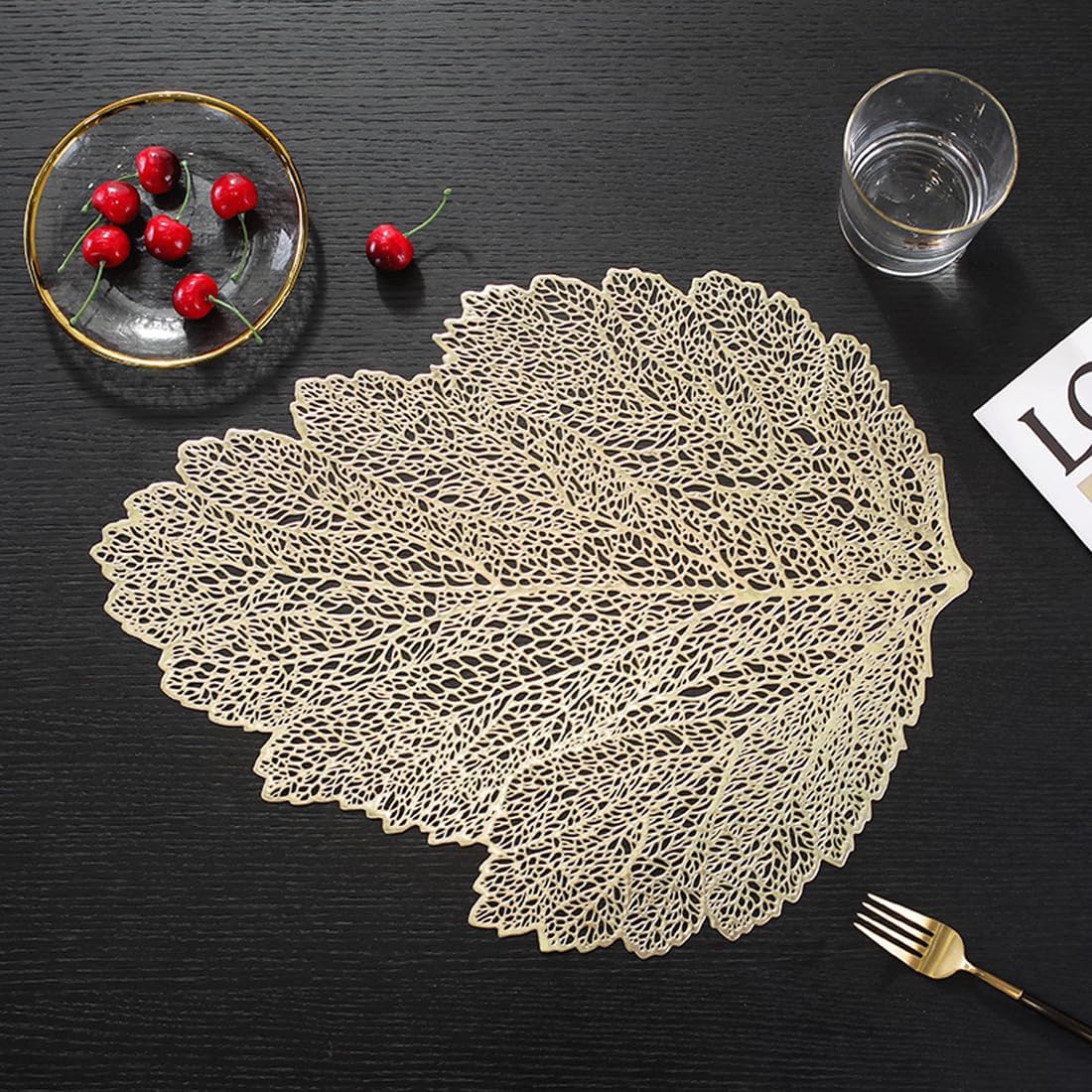 Leaves Placemats Set of 6, 15 Inch Metallic Vinyl Christmas Festival Lunch Mats Leaf Holiday Party Restaurant Home Table Decoration, Gold