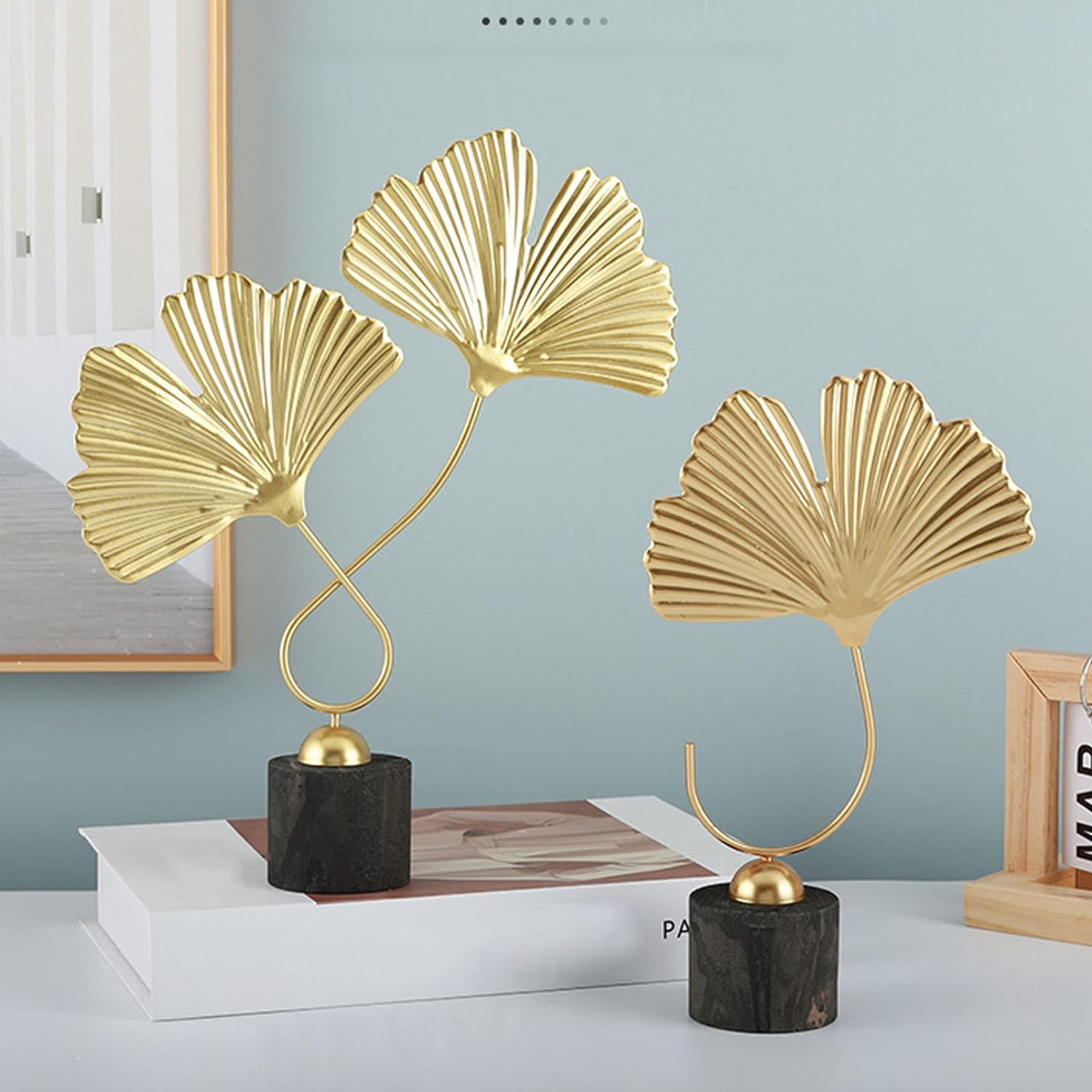 Gold Ginkgo Leaf Ornaments, Simple Gold Ginkgo Leaf Desktop Decoration, Metal Iron Golden Ginkgo Sculpture with Wood Base for Office Living Room Decoration